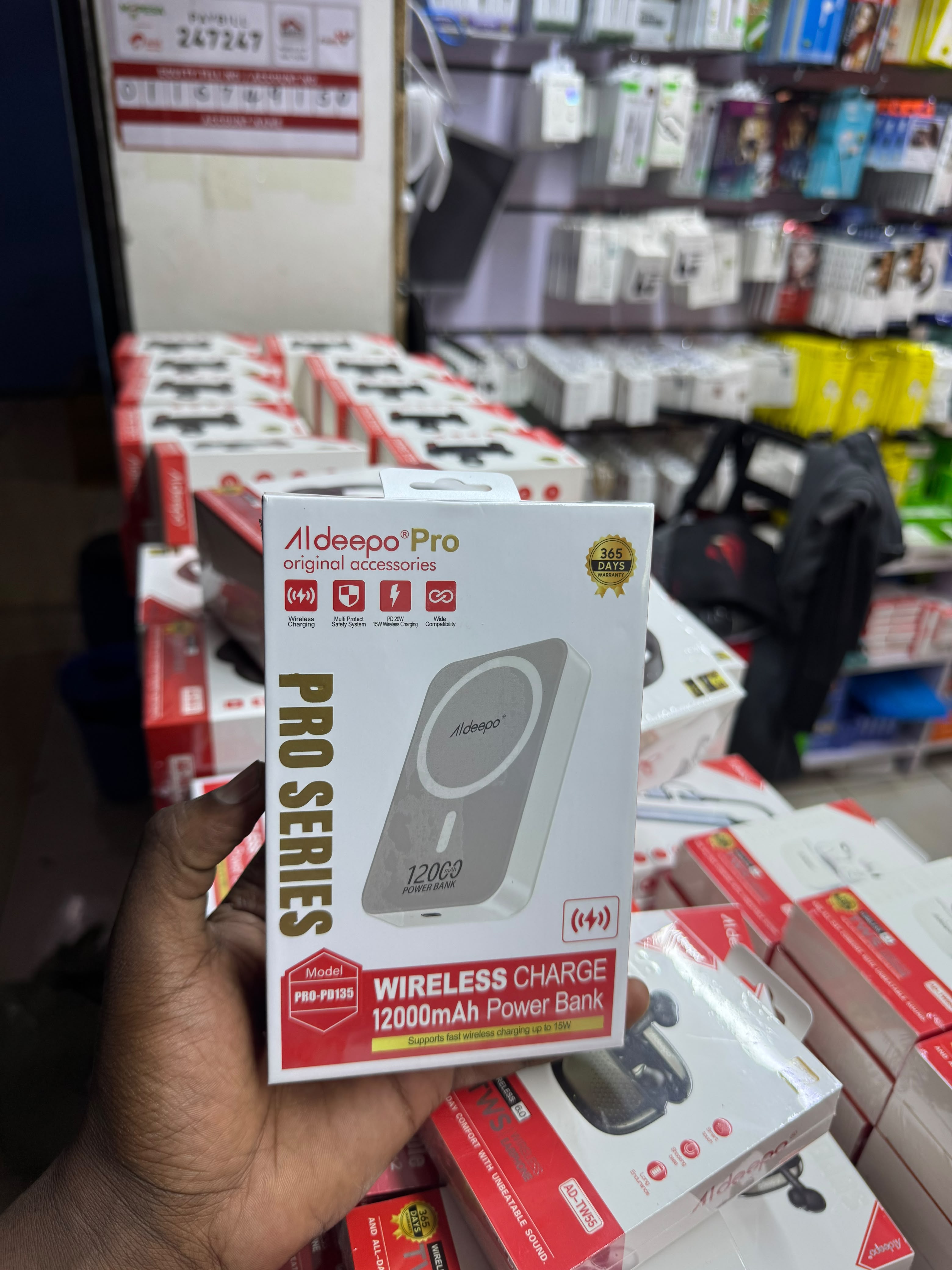 Aldeepo Pro PRO-PD135 12000mAh Magnetic Wireless Fast Charging Power Bank